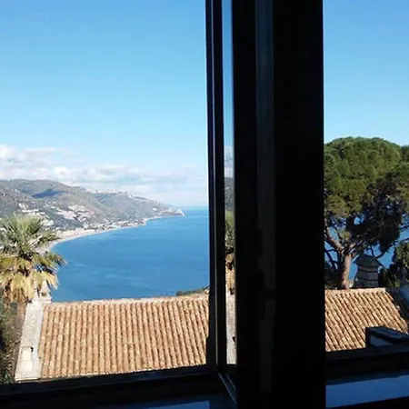 Casa Lanfranchi Bed & Breakfast 3*